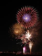 戸田橋花火大会開催