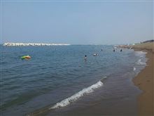 海に来てます