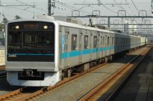 昨日　小田急線の車両に雷が直撃した動画。