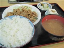 今日のブランチは、八幡山「夢食堂」豚肉のスタミナ焼定食 大盛680円