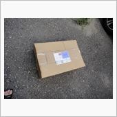 届いてる荷物を開けると