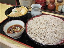 今日のランチは、「小諸蕎麦」カツ丼セット 麺超大盛650円