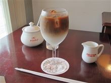 ザギンで、お茶してます。