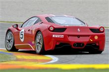 458イタリア　　　４．５リッター　V8エンジン　