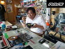 ☆　ＣＲＵＩＳＥ レイズＴ氏ランチに現る　☆
