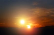 「地球を間もなく2つの太陽が照らす」・・・らしいです。