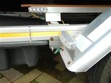 ＬＥＤ灯（アンバー＆レッド）トレーラーに