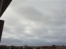 １０月２３日　雲の多い折り返しの水曜日、おはよ～♪