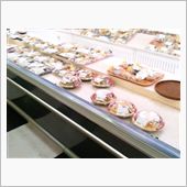 弁当コーナー半額です～