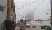 上層階は雲の中