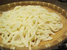今日のディナーは、自宅で「石丸うどん」半生3人前