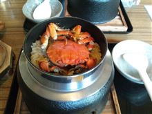 インパクト大のカニ釜飯