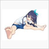 駐車場にあるクルマに向かって ...