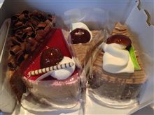 なんかケーキ