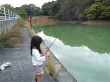 野池で釣り
