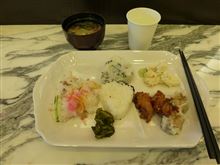 簡素な朝食バフェ