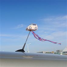 抜けるような空に照り付ける太陽のもと French French Makuhari