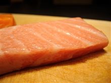 肉かと思ったら魚だった今は反省している(・∀・)