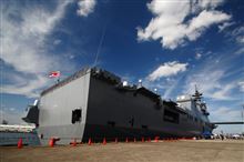 海上自衛隊「ひゅうが」型護衛艦、「いせ」。