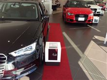 A8の電動トランク用ドライブモーター交換中…