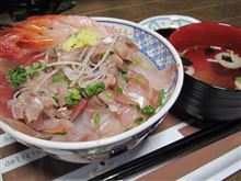今日のディナーは、スマ僧手作り海鮮丼
