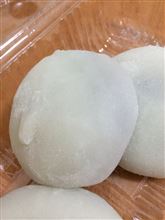 もちもちの肌の君にそっと唇を寄せて