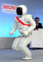 駅伝の最中に栄養を補給しすぎて太っちゃう男 駅伝の最中に栄養を補給しすぎて太っちゃう男