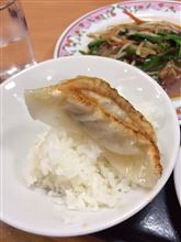 つるっとしてパリッとしている君の肌にそっと唇をよせて