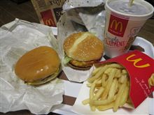 今日のディナーは、「マクドナルド」ペッパービーフＭセット＆マックダブル