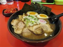 今日のディナーは、五反野「元福」濃厚ラーメン全部のせ計980円