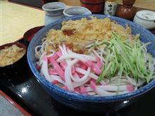 今日のランチは、「小諸蕎麦」2枚冷やしたぬき350円＋超大盛60円