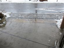 毎週、雪かきで左腕が上がらなくなってきた・・・