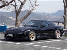 全身黒くなるだけで全然イメージが変わるなぁ・・・