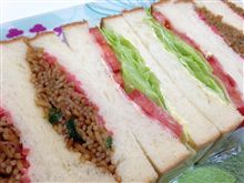 上食でサンドイッチ。 上食でサンドイッチ。