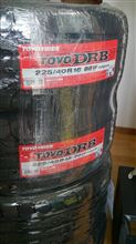TOYO 225/40/18着！