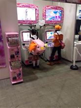 【〈物語〉シリーズ】ちょｗｗｗゲーセン行ったら真宵と撫子が『プリリズ』やっててワロタｗｗｗｗｗｗｗｗ【画像あり】