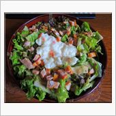 お昼はヘルシー？にサラダ