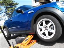R58(R56系)のMINIをジャッキアップしようとしたらフロントにジャッキアップポイントが無かった話