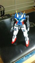 エクシア、胸板に介入する