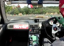 グリーンのレーシンググローブ