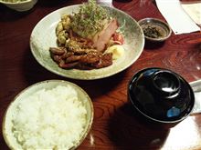 古民家のダイニングカフェでこだわりの豚肉料理・・・新（あらた）