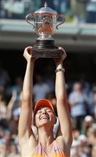 シャラポア選手、全仏優勝。良かったね(^ ^；
