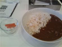 リトットマルシェのカフェでカレー