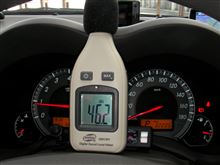 アイドリング時の運転席騒音測定（20140730）