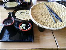 お昼は蕎麦で お昼は蕎麦で