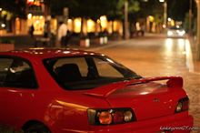 他人と語り合いながら写真を撮る楽しみについて考える