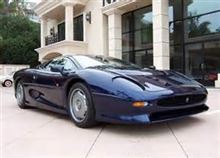 美しきスタイリング　　　英国のスーパーカー　　　　　　　ジャガーXJ220