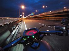 夜と朝の間。