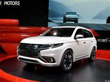 Mitsubishi Outlander PHEV Concept-S unveiled ： Le Mondial De L&#39;Automobile 2014 ・・・・