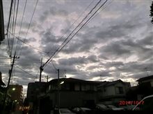 秋晴れですか、ホントに～(・・。)ん???